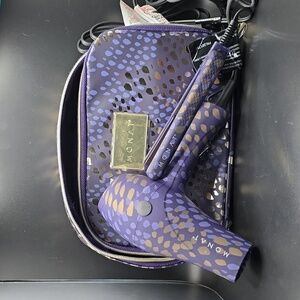 Monat “Don’t leave home without it” Travel Flat Iron & hair dryer